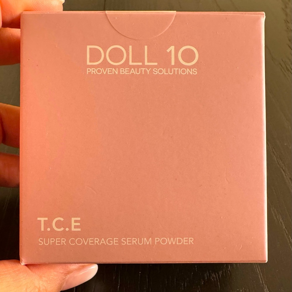 DOLL 10 Super Coverage Serum Powder in Tan/Deep. *Brand New*